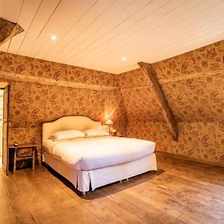 Exceptional 16th Century Manor House Saint-Gâtien-des-Bois