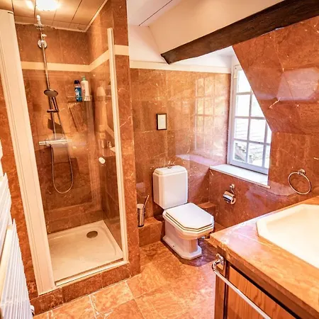 Exceptional 16th Century Manor House